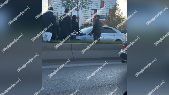 Aksident i shumëfishtë në autostradën Tiranë-Durrës, bllokohet qarkullimi i mjeteve