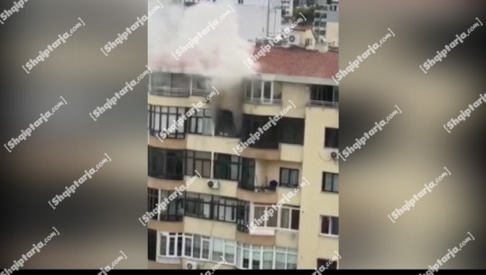 Zjarr në një pallat te zona e ish tregut elektrik në Tiranë, të lënduar 2 persona (VIDEO)