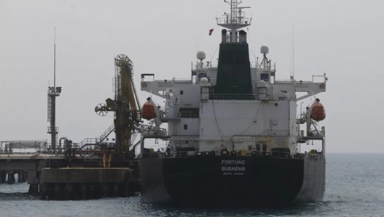 'Absolutisht i rremë', SHBA hedh poshtë pretendimin iranian se forcat amerikane u përpoqën të konfiskonin anijen me naftë