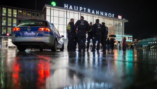 Gjermani/ Vrau me thikë shqiptarin 25- vjeçar, 17 vjeçari i dyshuar dorëzohet në polici