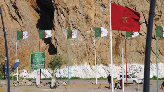 Rivaliteti rajonal mes Algjerisë dhe Marokut/ 3 algjerianë u vranë në një sulm barbar mbi kamionët e tyre teksa kalonin kufirin  