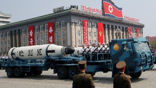‘Trupi’ i pamposhtur i Koresë së Veriut, forcat ushtarake nisin konkursin me armë zjarri për mbrojtjen e brendshme 