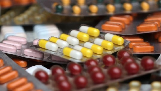 Nga dallojnë pilulat e 'Pfizer' dhe 'Merck' kundër COVID-19?