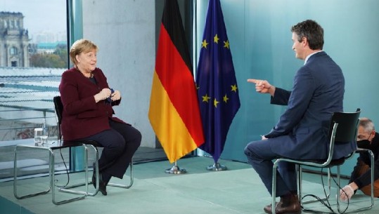 Merkel: Edhe me mungesën time do mësoheni! Politika ndaj refugjatëve dhe pandemia ishin për mua sfida të mëdha