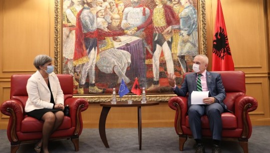 Meta takon eurodeputeten Santos: Kosovës t’i liberalizohen vizat! BE t’i kushtojë vëmendje situatës shqetësuese në Bosnje