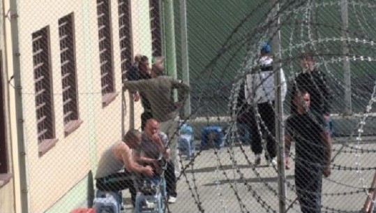 Ministri i Drejtësisë thirrje drejtuesve të Burgjeve: Bindni të burgosurit që të vaksinohen kundër COVID