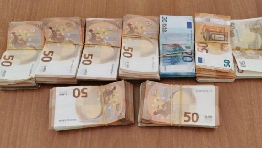 Kapen rreth 70 mijë euro në portin e Durrësit, të fshehura në tavanin e autobusit, arrestohen 2 shoferët! Paratë dyshohet se i përkasin një grupi kriminal që kishte çuar drogë në Itali