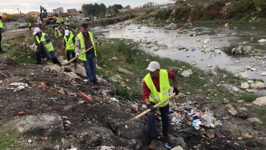 Tiranë/ Aksion te zona e Bregut të Lumit për pastrimin e mbeturinave