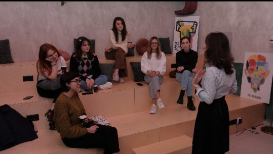 Departamenti Amerikan i Shtetit nxit vajzat dhe gratë shqiptare në sipërmarrjet e reja të tyre