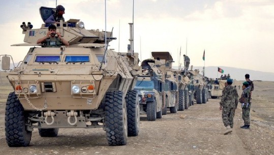 Afganistan/Talebanët zhvillojnë paradë ushtarake me armë të prodhuara nga SHBA në Kabul për të treguar forcën
