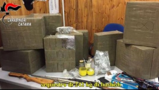 Trafikohej nga Shqipëria e Holanda, sekuestrohet hashash e kokainë me vlerë 5 mln euro në Itali