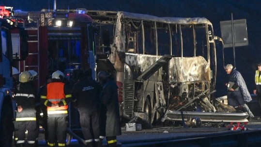 EMRAT/ Tragjedi në Bullgari, autobusi përplaset dhe merr flakë, humbin jetën 45 shqiptarë të Maqedonisë së Veriut! Kompania ‘Besa Trans’ s’kishte licencë për autobusin  (VIDEO+FOTO)