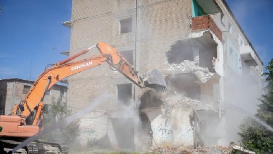 Shembja e pallateve të dëmtuar në Kombinat, Gjykata Administrative i jep të drejtë bashkisë