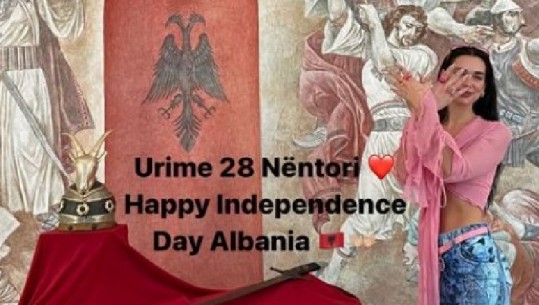 Me duart në formën e shqiponjës nga Kruja, Dua Lipa përshëndet shqiptarët: Urime Ditën e Pavarësisë