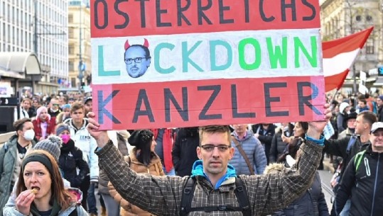 Vjenë, mijëra vetë protestojnë kundër masave bllokuese! Policia: Të mbajnë maska ose do ngremë akuza ndaj tyre