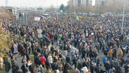 Protesta në mbarë Serbinë, kundër planeve për një minierë litiumi! Organizatorët: Vuçiç po i varros institucionet