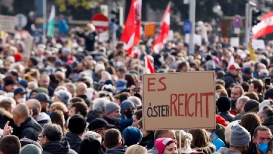40 mijë persona marshojnë në Vjenë kundër masave anti-COVID, valë protestash në të gjithë Europën 