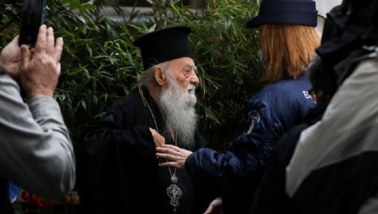 VIDEO/ 'Papë, ti je heretik', momenti kur prifti ortodoks në Athinë i thërret Papa Françeskut