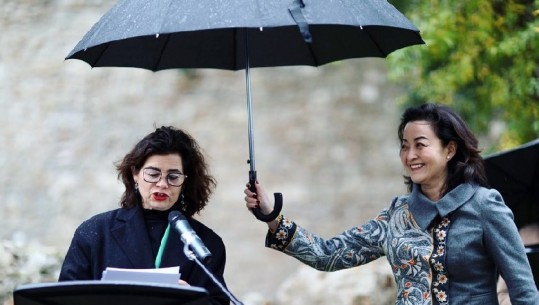 Larg sjelljes burokratike, Yuri Kim i mban çadrën ambasadores suedeze (FOTO-LAJM)