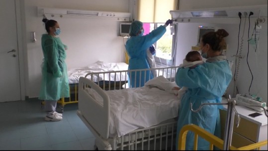 Fluks në Pediatrinë e Vlorës, mjekët: 60 fëmijë në ditë, prezencë e lartë virozash! Prindërit të kujdesen për ushqimin e fëmijëve