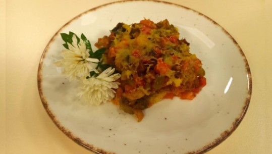 Gatime nga zonja Albana, Tavë me lulelakër dhe perime