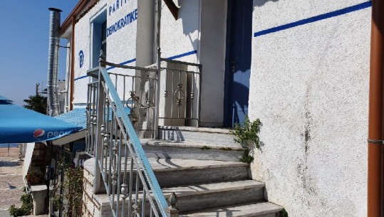 Mbështetësit e Berishës: Ndërrohet brava e selisë së PD-së në Sarandë! Kryetari i degës e mohon