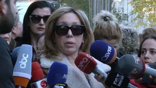 VIDEO/ Evi Kokalari përplaset me median: Jeni të frikshëm jeta ime vlen më shumë se një lajm  