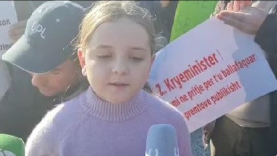 Përmbytjet e serave në Fier, vajza e fermerit: Xhaxhi Edi Rama kur t’i blesh Zahos dhurata mendo edhe për fëmijët e baballarëve që nuk kanë lekë  (VIDEO)