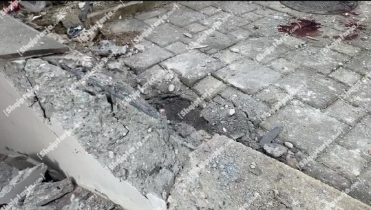 Vendi i bërë gropë nga shpërthimi, pamje ku ishte vendosur tritoli në Vlorë për vrasjen e Indrit Sadedinit