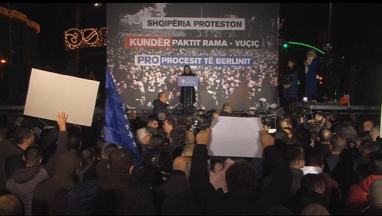 Vokshi në protestën e Berishës: Pavarësia e Kosovës luftohet sot nga Vuçiç, e papranueshme që Rama është me të