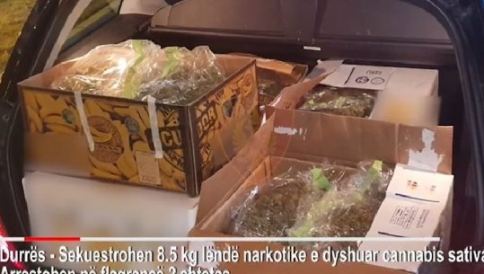 VIDEO/ Fshehën 8.5 kg kanabis në arka bananesh dhe tentuan t’i largohen policisë me makinë, arrestohen 2 persona në Durrës 
