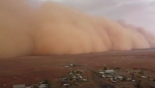 VIDEO/ Pamje 'apokaliptike', një stuhi e fuqishme rëre godet Australinë me erëra deri në 109 kilometra në orë