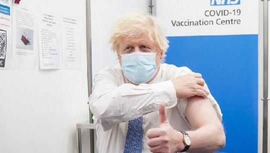 Krishtlindje në pandemi, Johnson: Marrja e vaksinës anti-COVID, dhurata më e bukur që mund t’i bëni njerëzve të dashur