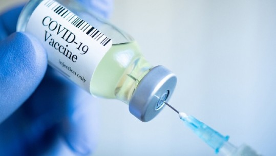 Pandemia e COVID-19 dhe frika ndaj Omicron, Franca rekomandon dozën përforcuese vetëm 3 muaj pas dozës së dytë 
