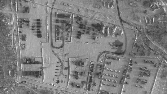 Imazhet satelitore, Rusia vazhdon të shtojë trupat ushtarake pranë Ukrainës