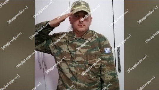 I veshur ushtarak me uniformën greke dhe duke nderuar, del fotoja e 32-vjeçarit që u vra sot në Peqin