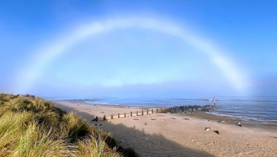 FOTO/ 'Ylberi fantazmë', fenomeni që mrekulloi banorët në Angli