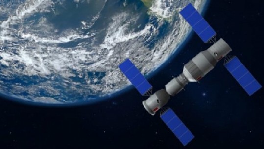 Kina kritikon Elon Musk për satelitët: Rrezikuan jetën e astronautëve tanë