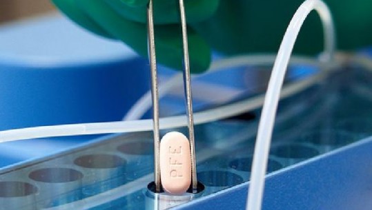 Pandemia dhe variantet e reja, Gjermania porosit 1 milionë pako ‘paxlovid’, pilula e Pfizer kundër COVID-19 