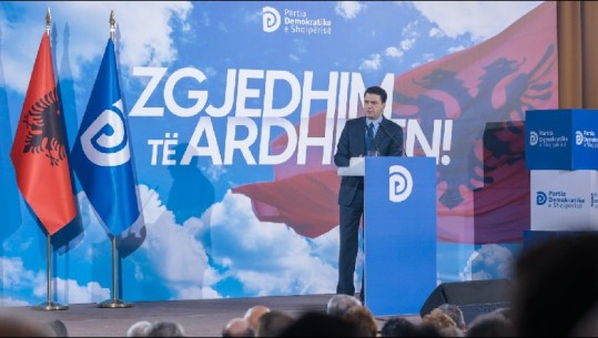 Basha i përgjigjet Berishës: Unë nuk vij dhe kapërdisem para jush e të them i kam demokratët në shërbim
