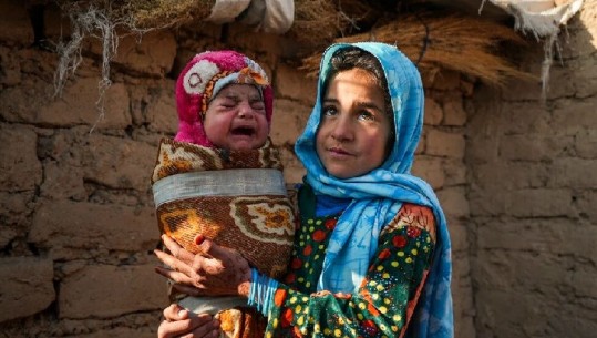 Prindërit shesin fëmijët, një shenjë e gjendjes dëshpëruese në Afganistan