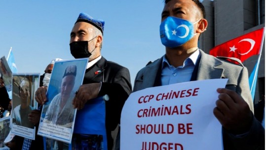 Ujgurët në Turqi ngrenë një çështje penale kundër zyrtarëve kinezë