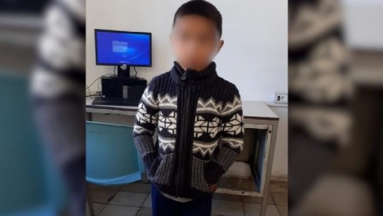 Policia gjen një fëmijë të braktisur në Burrel, kërkon ndihmën e qytetarëve: Na ndihmoni ta identifikojmë