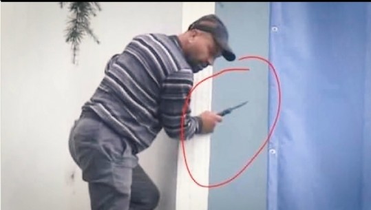 Protesta e dhunshme në selinë blu, PD publikon videon: Ja njeriu i Berishës kur ngjitet me thikë te zyra e Bashës