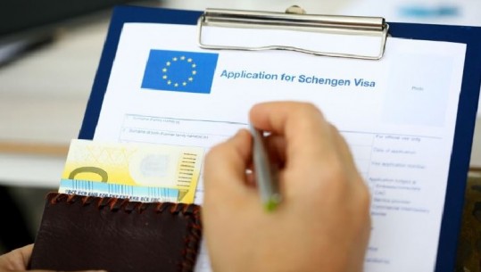 Qytetarët po ikin nga Kosova, mijëra aplikime për viza në shtetet e BE-së