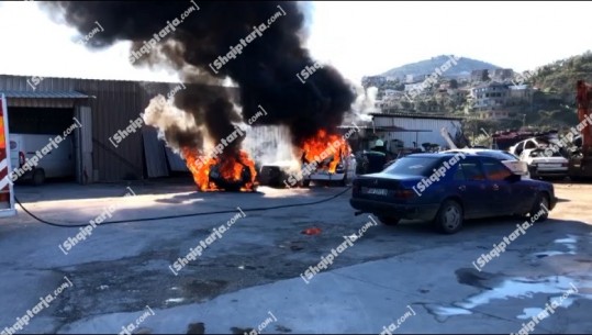 Makinat shpërthejnë në flakë në Sarandë (VIDEO)