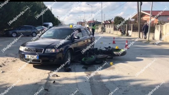 E rëndë, Motori përplaset me ‘Audin’, humb jetën drejtuesi 29-vjeçar në Divjakë, nuk kishte kaskë mbrojtëse