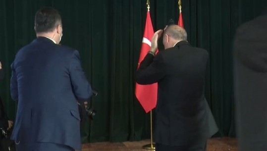 Erdogan kujdeset për pamjen, krihet para se të futet në takimin me Ramën në kryeministri