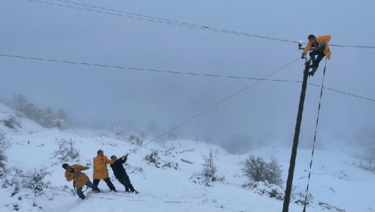 Era e fortë shkakton probleme në Kukës! Lagjia Zabel dhe fshati Malqenë mbeten pa energji elektrike! OSHEE: Po riparojmë dëmtimet