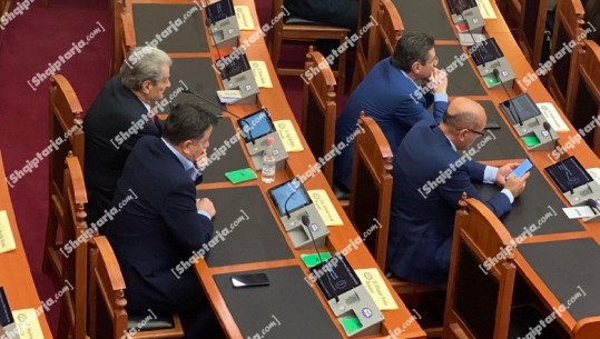 Basha braktis Kuvendin, rikthehet Berisha: Kam munguar se isha në bisedë me mbarë demokratët e Shqipërisë
